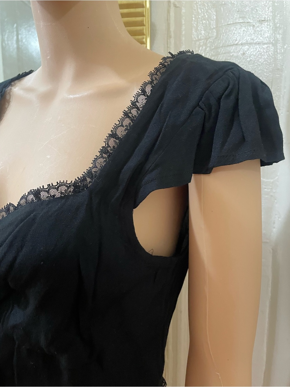 Reformation Black Lace-Trim Tie-Front Crop Top - Picture 6 of 16